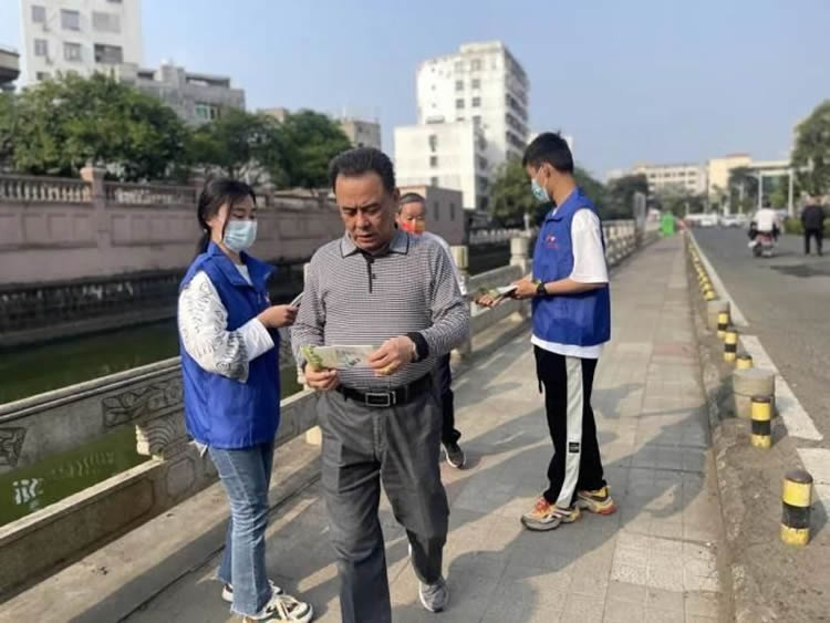 1678355375680480.jpg 志愿服务活动005.jpg