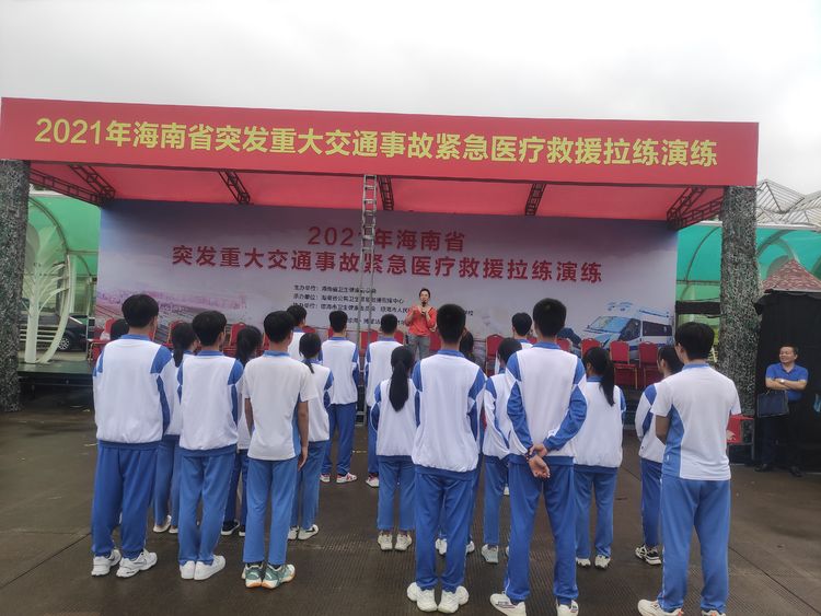 1634739814878869.jpg 紧急医疗救援拉练演练002.jpg